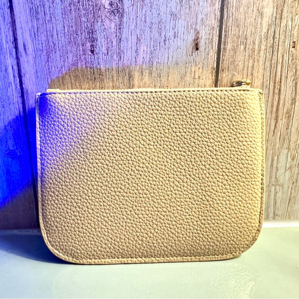 Chloé Perfumes Beige Pebbled Leather Studded Cosmetic Pouch - like new - Picture 2 of 12